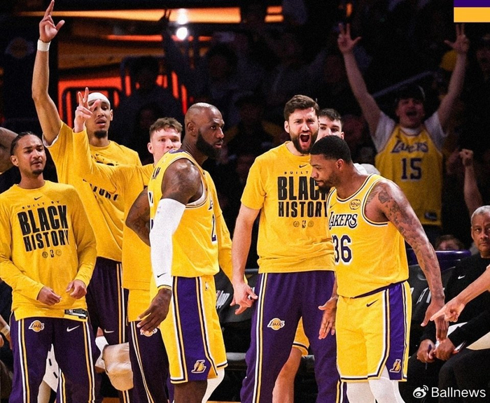 开云-詹姆斯：弗拉格等四人代表着NBA未来，将永远支持和尊重他们|篮球|夏洛特黄蜂队|库珀|VJ-埃奇库姆|洛杉矶湖人队_新浪体育_新浪新闻